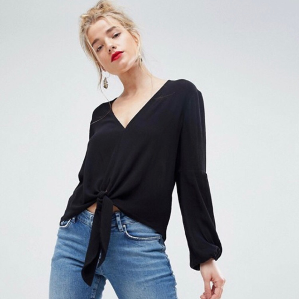 ASOS Design Knot Front Top in Crinkle - size 6